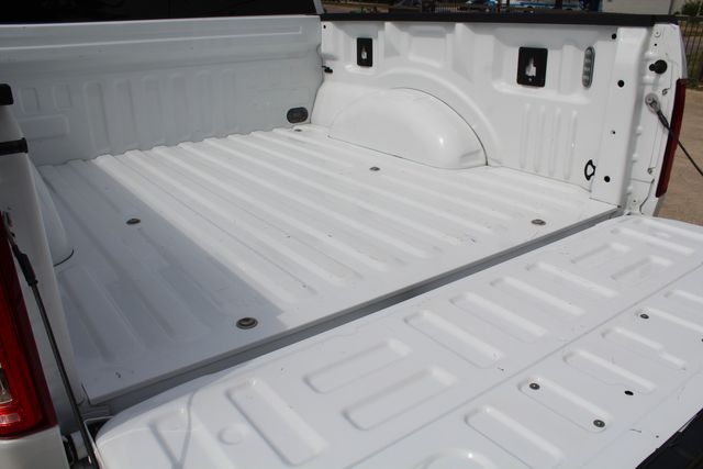 2017 Ford F-150 Crew Cab 4X4 XLT | Irving, Texas | Lonestar Automart Inc. 2017 Ford F-150 Crew Cab 4X4 XLT | Irving, Texas | Lonestar Automart Inc.