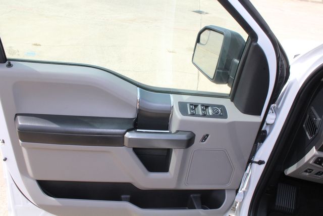 2017 Ford F-150 Crew Cab 4X4 XLT | Irving, Texas | Lonestar Automart Inc. 2017 Ford F-150 Crew Cab 4X4 XLT | Irving, Texas | Lonestar Automart Inc.