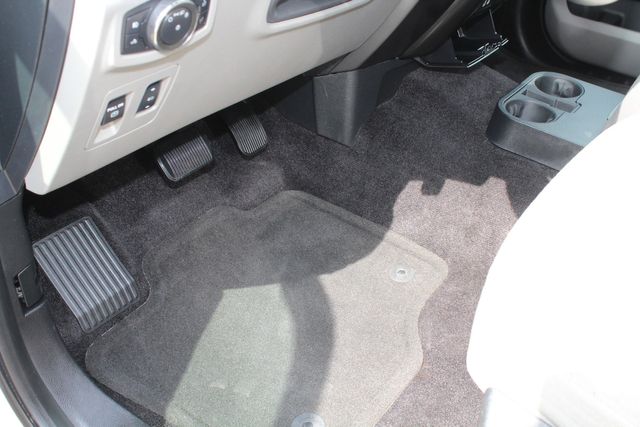 2017 Ford F-150 Crew Cab 4X4 XLT | Irving, Texas | Lonestar Automart Inc. 2017 Ford F-150 Crew Cab 4X4 XLT | Irving, Texas | Lonestar Automart Inc.