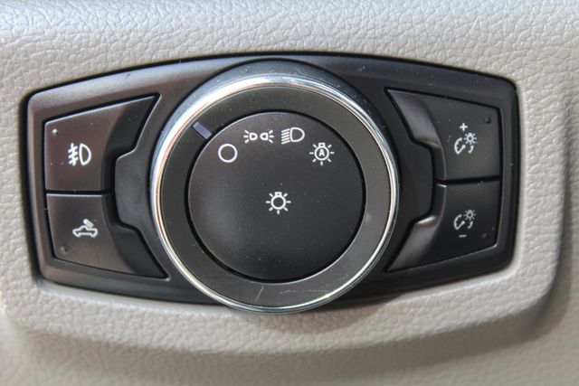 2017 Ford F-150 Crew Cab 4X4 XLT | Irving, Texas | Lonestar Automart Inc. 2017 Ford F-150 Crew Cab 4X4 XLT | Irving, Texas | Lonestar Automart Inc.