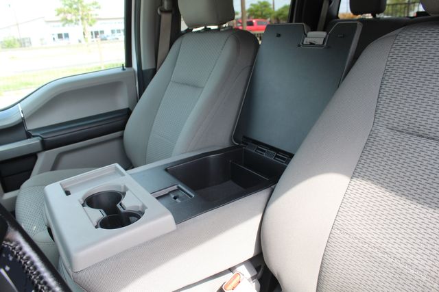 2017 Ford F-150 Crew Cab 4X4 XLT | Irving, Texas | Lonestar Automart Inc. 2017 Ford F-150 Crew Cab 4X4 XLT | Irving, Texas | Lonestar Automart Inc.