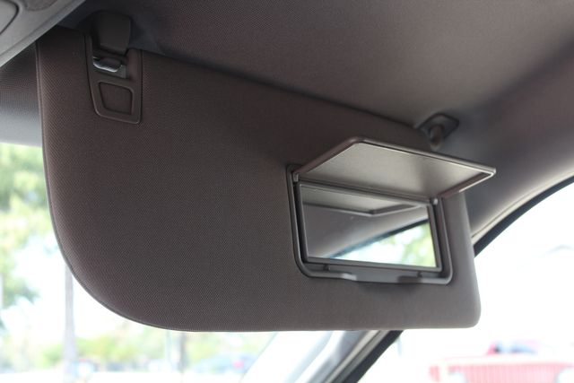 2017 Ford F-150 Crew Cab 4X4 XLT | Irving, Texas | Lonestar Automart Inc. 2017 Ford F-150 Crew Cab 4X4 XLT | Irving, Texas | Lonestar Automart Inc.