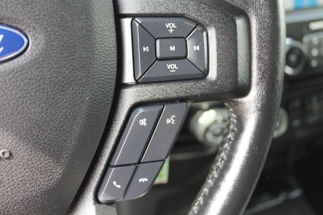 2017 Ford F-150 Crew Cab 4X4 XLT | Irving, Texas | Lonestar Automart Inc. 2017 Ford F-150 Crew Cab 4X4 XLT | Irving, Texas | Lonestar Automart Inc.