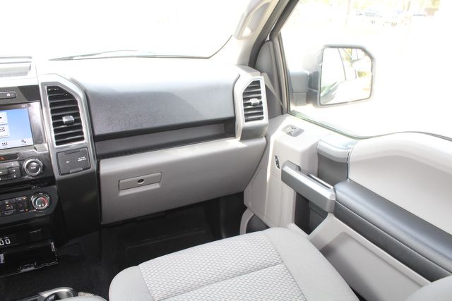 2017 Ford F-150 Crew Cab 4X4 XLT | Irving, Texas | Lonestar Automart Inc. 2017 Ford F-150 Crew Cab 4X4 XLT | Irving, Texas | Lonestar Automart Inc.