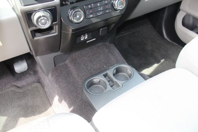 2017 Ford F-150 Crew Cab 4X4 XLT | Irving, Texas | Lonestar Automart Inc. 2017 Ford F-150 Crew Cab 4X4 XLT | Irving, Texas | Lonestar Automart Inc.