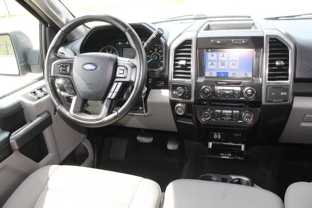 2017 Ford F-150 Crew Cab 4X4 XLT | Irving, Texas | Lonestar Automart Inc. 2017 Ford F-150 Crew Cab 4X4 XLT | Irving, Texas | Lonestar Automart Inc.