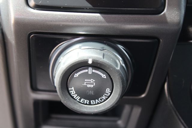 2017 Ford F-150 Crew Cab 4X4 XLT | Irving, Texas | Lonestar Automart Inc. 2017 Ford F-150 Crew Cab 4X4 XLT | Irving, Texas | Lonestar Automart Inc.