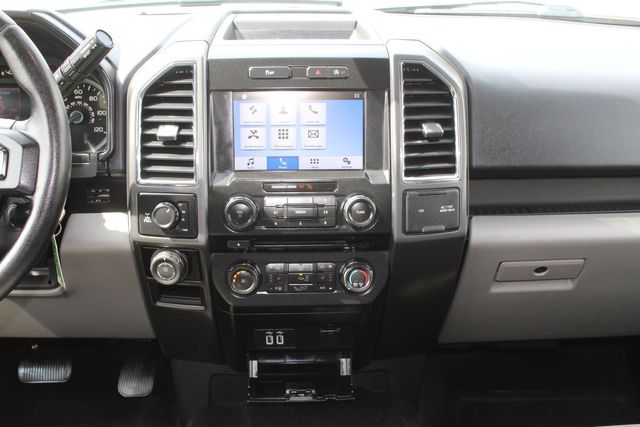 2017 Ford F-150 Crew Cab 4X4 XLT | Irving, Texas | Lonestar Automart Inc. 2017 Ford F-150 Crew Cab 4X4 XLT | Irving, Texas | Lonestar Automart Inc.