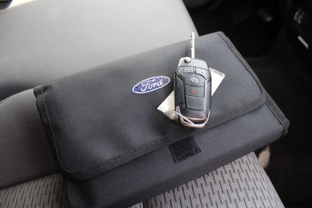 2017 Ford F-150 Crew Cab 4X4 XLT | Irving, Texas | Lonestar Automart Inc. 2017 Ford F-150 Crew Cab 4X4 XLT | Irving, Texas | Lonestar Automart Inc.