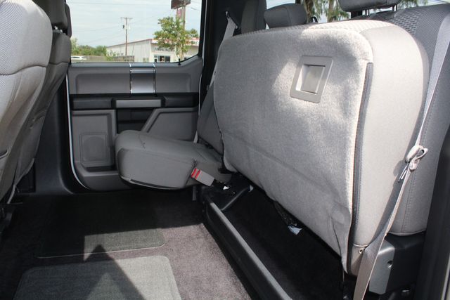 2017 Ford F-150 Crew Cab 4X4 XLT | Irving, Texas | Lonestar Automart Inc. 2017 Ford F-150 Crew Cab 4X4 XLT | Irving, Texas | Lonestar Automart Inc.