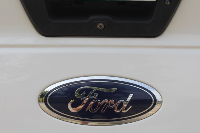 2017 Ford F-150 Crew Cab 4X4 XLT | Irving, Texas | Lonestar Automart Inc. 2017 Ford F-150 Crew Cab 4X4 XLT | Irving, Texas | Lonestar Automart Inc.