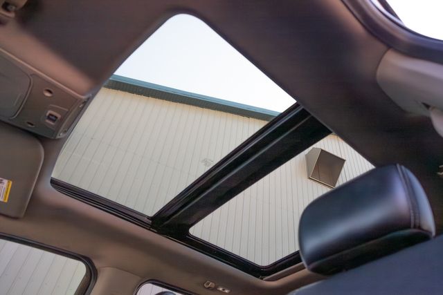 2017 Ford F-150 Lariat w/ 4x4, 5.0L V8, Heated & Cooled Seats