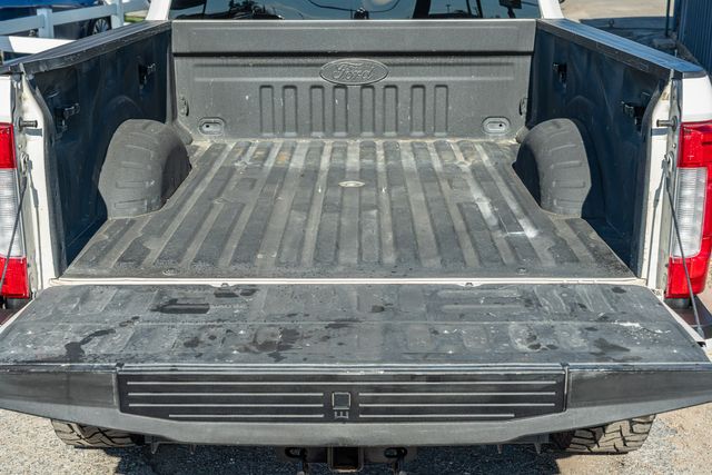 2017 Ford F-250 Super Duty Platinum FX4 / CLEAN CARFAX / LOADED W/ UPGRADES | Austin, TX | Rocky Mountain Truck Stop Austin