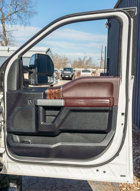 2017 Ford F-250 Super Duty Platinum FX4 / CLEAN CARFAX / LOADED W/ UPGRADES | Austin, TX | Rocky Mountain Truck Stop Austin