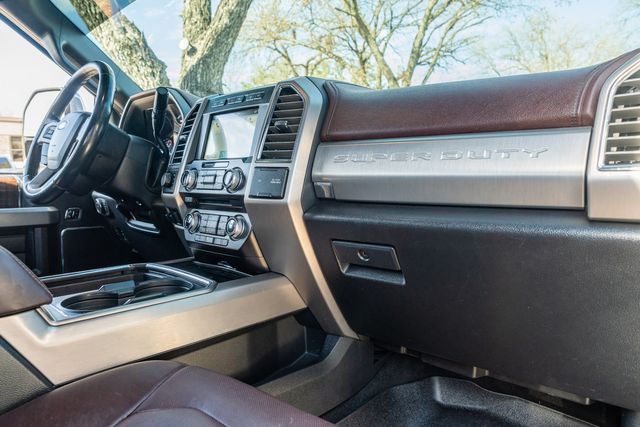 2017 Ford F-250 Super Duty Platinum FX4 / CLEAN CARFAX / LOADED W/ UPGRADES | Austin, TX | Rocky Mountain Truck Stop Austin