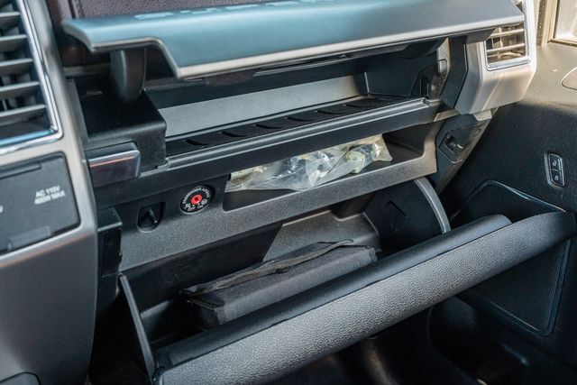 2017 Ford F-250 Super Duty Platinum FX4 / CLEAN CARFAX / LOADED W/ UPGRADES | Austin, TX | Rocky Mountain Truck Stop Austin