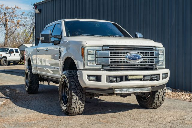 2017 Ford F-250 Super Duty Platinum FX4 / CLEAN CARFAX / LOADED W/ UPGRADES | Austin, TX | Rocky Mountain Truck Stop Austin