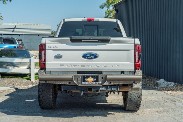 2017 Ford F-250 Super Duty Crew Cab King Ranch Ultimate FX4 / ONE TEXAS OWNER | Austin, TX | Rocky Mountain Truck Stop Austin 2017 Ford F-250 Super Duty Crew Cab King Ranch Ultimate FX4 / ONE TEXAS OWNER | Austin, TX | Rocky Mountain Truck Stop Austin