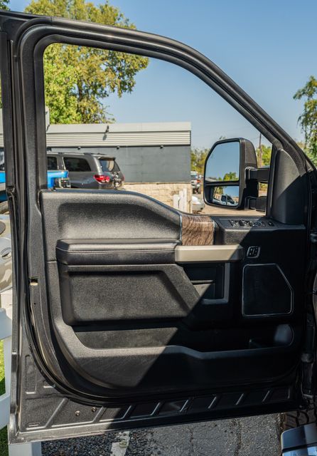 2017 Ford F-250 Super Duty Lariat CREW CAB FX4 4X4 / 6.7L DIESEL TEXAS OWNED | Austin, TX | Rocky Mountain Truck Stop Austin 2017 Ford F-250 Super Duty Lariat CREW CAB FX4 4X4 / 6.7L DIESEL TEXAS OWNED | Austin, TX | Rocky Mountain Truck Stop Austin