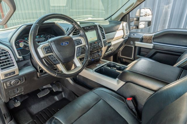 2017 Ford F-250 Super Duty Lariat CREW CAB FX4 4X4 / 6.7L DIESEL TEXAS OWNED | Austin, TX | Rocky Mountain Truck Stop Austin 2017 Ford F-250 Super Duty Lariat CREW CAB FX4 4X4 / 6.7L DIESEL TEXAS OWNED | Austin, TX | Rocky Mountain Truck Stop Austin
