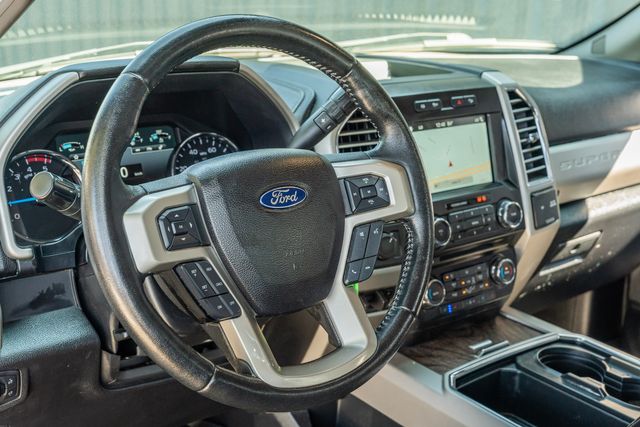 2017 Ford F-250 Super Duty Lariat CREW CAB FX4 4X4 / 6.7L DIESEL TEXAS OWNED | Austin, TX | Rocky Mountain Truck Stop Austin 2017 Ford F-250 Super Duty Lariat CREW CAB FX4 4X4 / 6.7L DIESEL TEXAS OWNED | Austin, TX | Rocky Mountain Truck Stop Austin