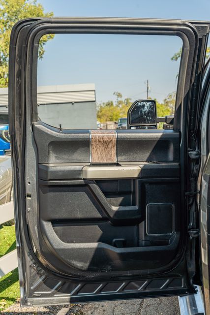 2017 Ford F-250 Super Duty Lariat CREW CAB FX4 4X4 / 6.7L DIESEL TEXAS OWNED | Austin, TX | Rocky Mountain Truck Stop Austin 2017 Ford F-250 Super Duty Lariat CREW CAB FX4 4X4 / 6.7L DIESEL TEXAS OWNED | Austin, TX | Rocky Mountain Truck Stop Austin