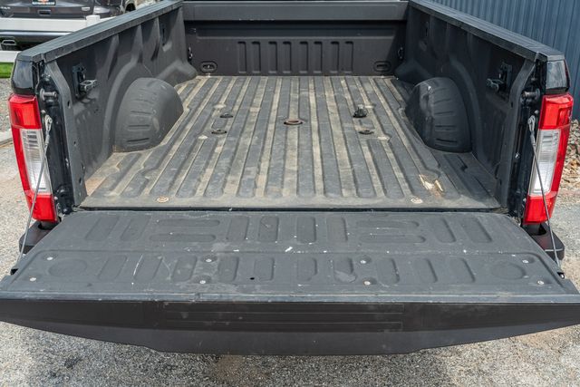 2017 Ford F-250 Super Duty XLT CREW CAB 4X4 / TX EDITION / LONG BED / DIESEL | Austin, TX | Rocky Mountain Truck Stop Austin