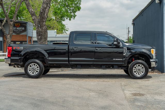 2017 Ford F-250 Super Duty XLT CREW CAB 4X4 / TX EDITION / LONG BED / DIESEL | Austin, TX | Rocky Mountain Truck Stop Austin