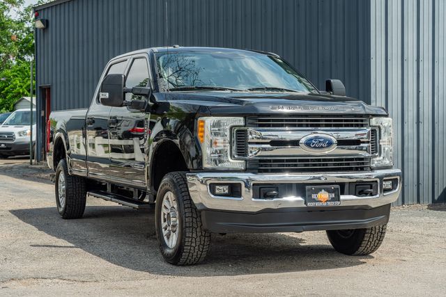 2017 Ford F-250 Super Duty XLT CREW CAB 4X4 / TX EDITION / LONG BED / DIESEL | Austin, TX | Rocky Mountain Truck Stop Austin