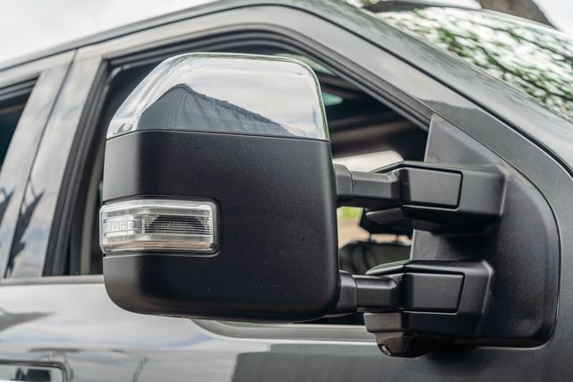 2017 Ford F-250 Super Duty Lariat ULTIMATE FX4 4X4 / 6.7L / CLEAN CARFAX | Austin, TX | Rocky Mountain Truck Stop Austin