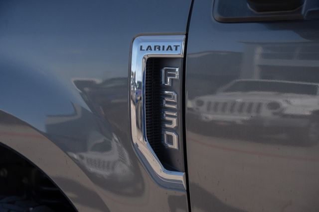 2017 Ford F-250 Super Duty Lariat CREW CAB FX4 W/ UPGRADES / CLEAN CARFAX | Austin, TX | Rocky Mountain Truck Stop Austin