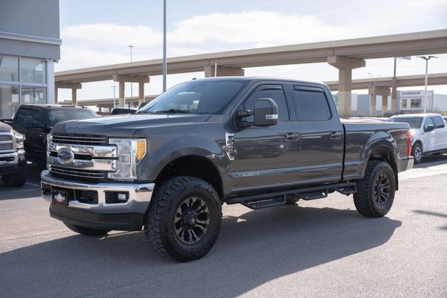 2017 Ford F-250 Super Duty Lariat CREW CAB FX4 W/ UPGRADES / CLEAN CARFAX | Austin, TX | Rocky Mountain Truck Stop Austin