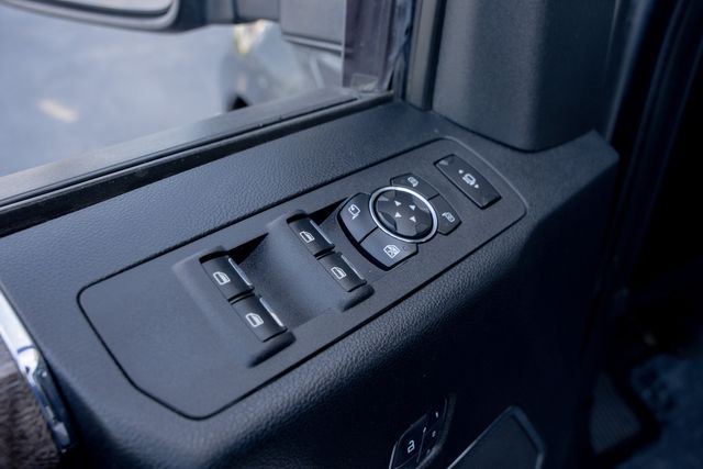 2017 Ford F-250 Super Duty Lariat CREW CAB FX4 W/ UPGRADES / CLEAN CARFAX | Austin, TX | Rocky Mountain Truck Stop Austin