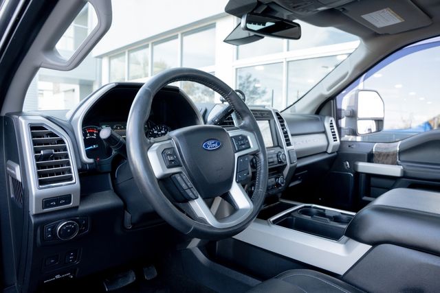 2017 Ford F-250 Super Duty Lariat CREW CAB FX4 W/ UPGRADES / CLEAN CARFAX | Austin, TX | Rocky Mountain Truck Stop Austin