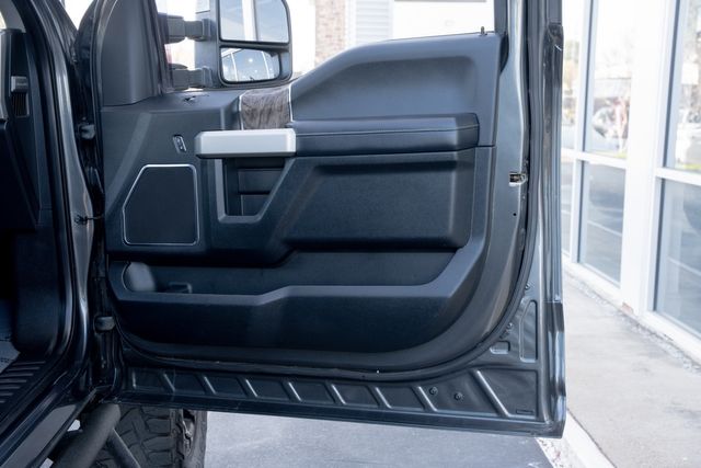 2017 Ford F-250 Super Duty Lariat CREW CAB FX4 W/ UPGRADES / CLEAN CARFAX | Austin, TX | Rocky Mountain Truck Stop Austin