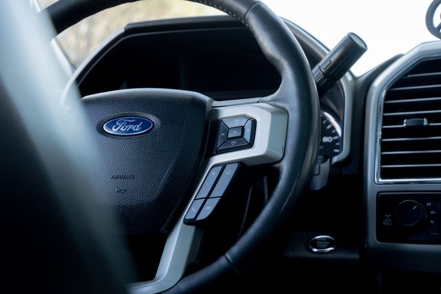 2017 Ford F-250 Super Duty Lariat CREW CAB FX4 W/ UPGRADES / CLEAN CARFAX | Austin, TX | Rocky Mountain Truck Stop Austin