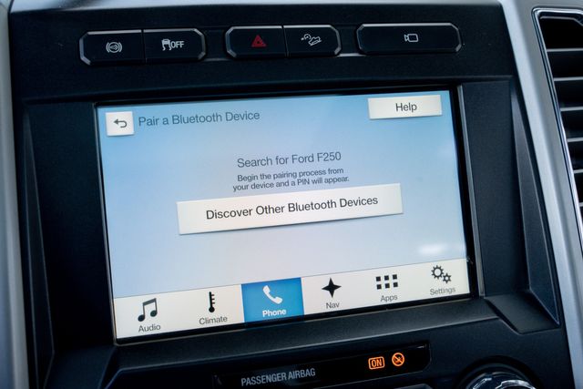 2017 Ford F-250 Super Duty Lariat CREW CAB FX4 W/ UPGRADES / CLEAN CARFAX | Austin, TX | Rocky Mountain Truck Stop Austin