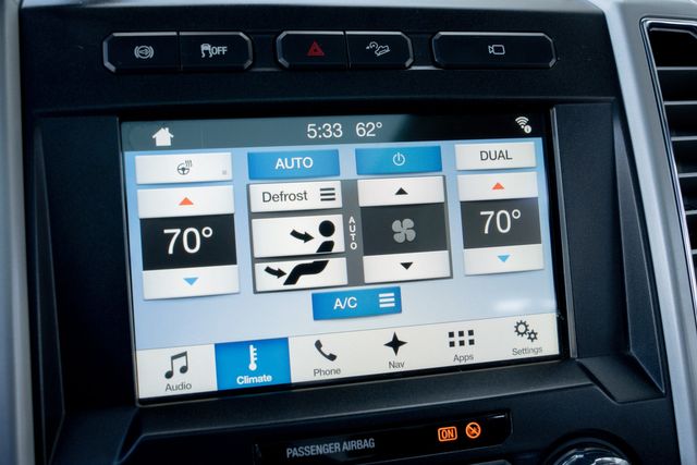 2017 Ford F-250 Super Duty Lariat CREW CAB FX4 W/ UPGRADES / CLEAN CARFAX | Austin, TX | Rocky Mountain Truck Stop Austin