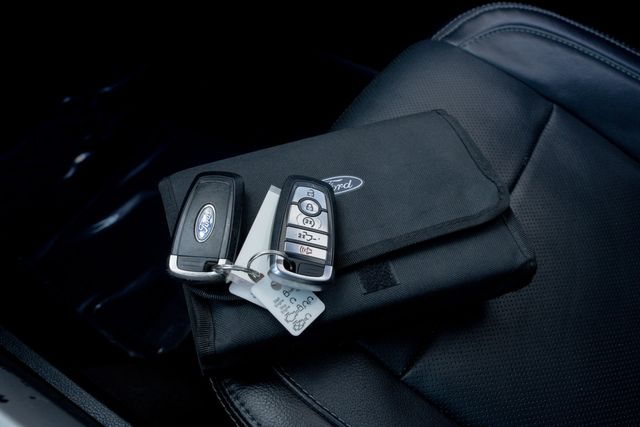 2017 Ford F-250 Super Duty Lariat CREW CAB FX4 W/ UPGRADES / CLEAN CARFAX | Austin, TX | Rocky Mountain Truck Stop Austin 2017 Ford F-250 Super Duty Lariat CREW CAB FX4 W/ UPGRADES / CLEAN CARFAX | Austin, TX | Rocky Mountain Truck Stop Austin