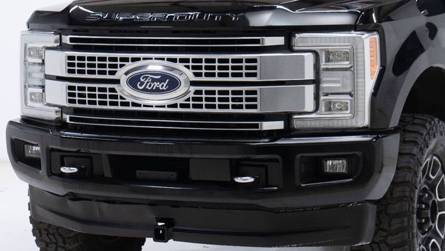 2017 Ford F-250 Super Duty Platinum 4x4 4dr Crew Cab 6.8 ft. SB Pickup | Houston, TX | Houston Auto Credit