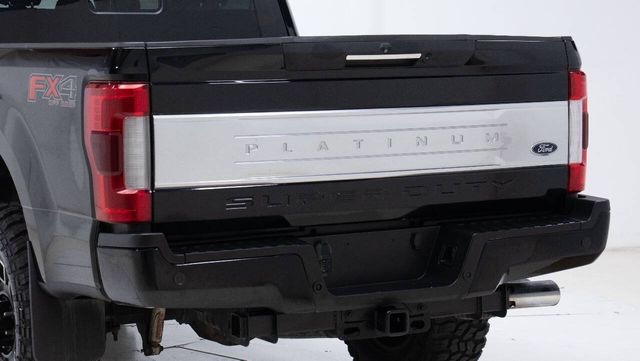 2017 Ford F-250 Super Duty Platinum 4x4 4dr Crew Cab 6.8 ft. SB Pickup | Houston, TX | Houston Auto Credit