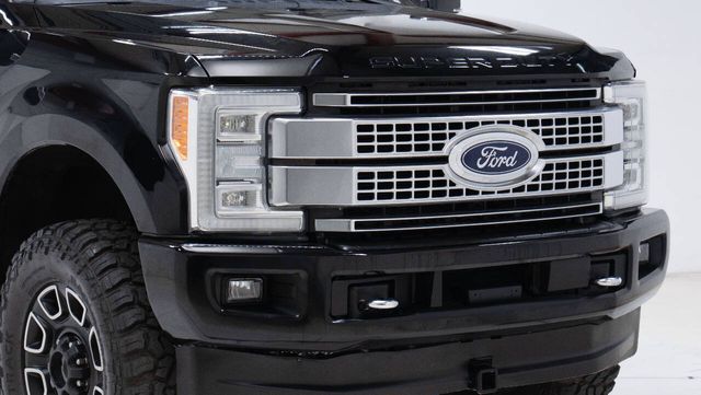 2017 Ford F-250 Super Duty Platinum 4x4 4dr Crew Cab 6.8 ft. SB Pickup | Houston, TX | Houston Auto Credit