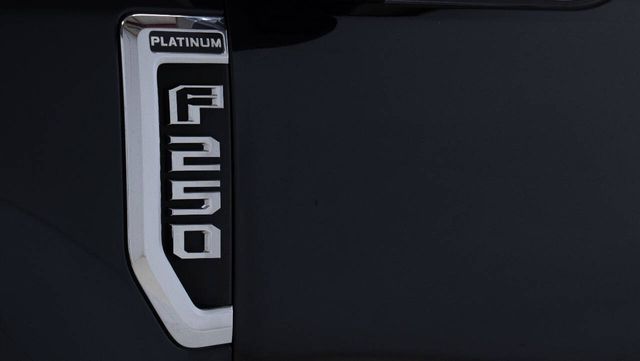 2017 Ford F-250 Super Duty Platinum 4x4 4dr Crew Cab 6.8 ft. SB Pickup | Houston, TX | Houston Auto Credit