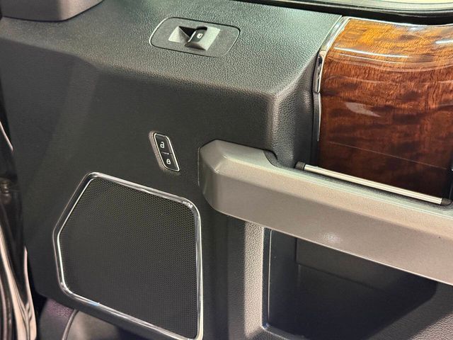 2017 Ford F-250 Super Duty Platinum 4x4 4dr Crew Cab 6.8 ft. SB Pickup | Houston, TX | Houston Auto Credit