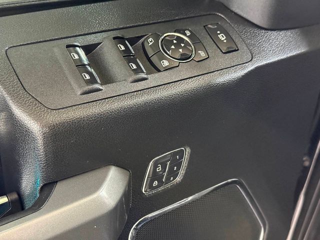 2017 Ford F-250 Super Duty Platinum 4x4 4dr Crew Cab 6.8 ft. SB Pickup | Houston, TX | Houston Auto Credit