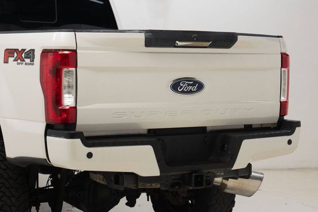 2017 Ford F-250 Super Duty Lariat 4x4 4dr Crew Cab 6.8 ft. SB Pickup | Houston, TX | Houston Auto Credit