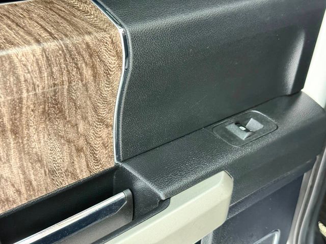 2017 Ford F-250 Super Duty Lariat 4x4 4dr Crew Cab 6.8 ft. SB Pickup | Houston, TX | Houston Auto Credit