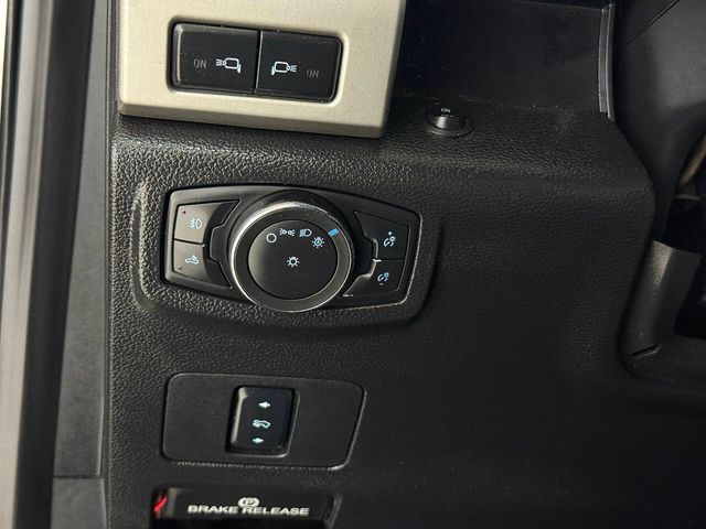 2017 Ford F-250 Super Duty Lariat 4x4 4dr Crew Cab 6.8 ft. SB Pickup | Houston, TX | Houston Auto Credit