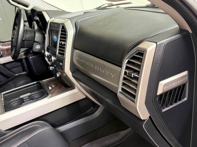 2017 Ford F-250 Super Duty Lariat 4x4 4dr Crew Cab 6.8 ft. SB Pickup | Houston, TX | Houston Auto Credit