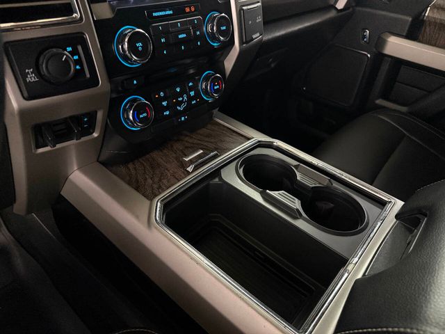 2017 Ford F-250 Super Duty Lariat 4x4 4dr Crew Cab 6.8 ft. SB Pickup | Houston, TX | Houston Auto Credit